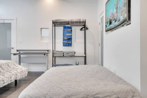12 mins walk to universal/Steam Room, photo 20