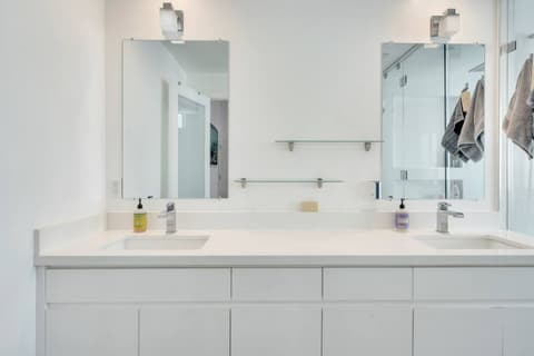 Primary Bedrooms Bathroom, 2 sinks