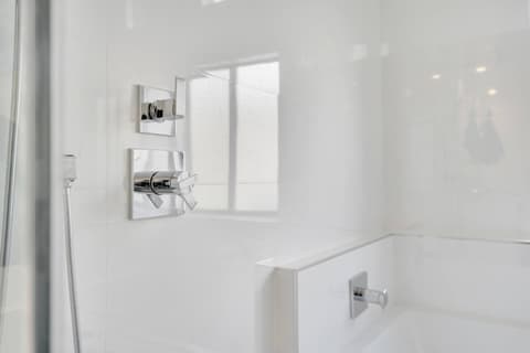 5 min WALK to Universal | Steam Room | Luxe, photo 10