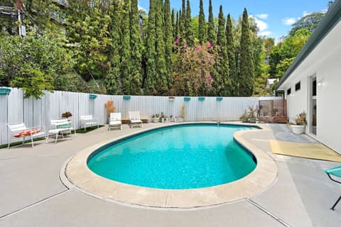 Another highlight of this property is the private pool, adding the perfect finishing touch to your day after a barbecue with an incredible splash right on your doorstep.