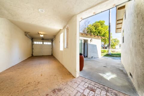 Spacious garage.