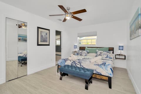Apollo Beach Oasis – 3BR Home w/ Fire Pit & BBQ, photo 4
