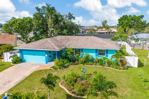 Apollo Beach Oasis – 3BR Home w/ Fire Pit & BBQ, photo 9