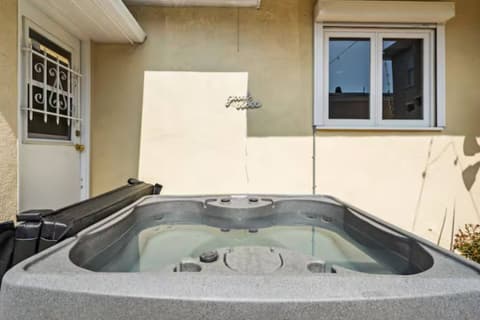 Beverly Hills 6BR Haven w Pool Hot Tub, photo 100