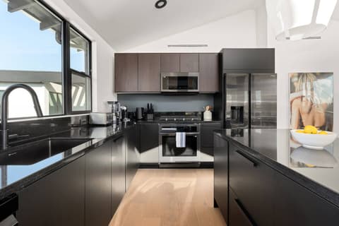 City Oasis, Stunning Panoramic Views,, photo 6