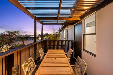 City Oasis, Stunning Panoramic Views,, photo 8