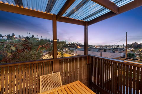 City Oasis, Stunning Panoramic Views,, photo 26