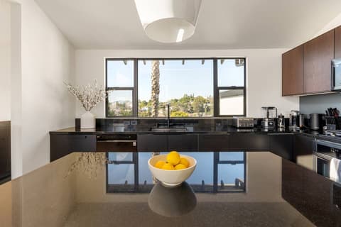 City Oasis, Stunning Panoramic Views,, photo 40