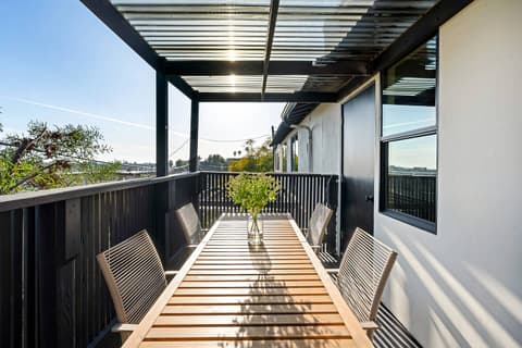 City Oasis, Stunning Panoramic Views,, photo 51