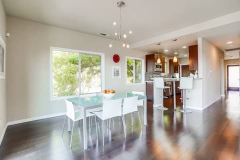 LA Chic Stunning Views & Sunsets, photo 3