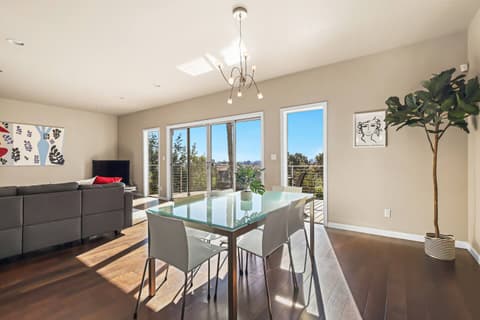LA Chic Stunning Views & Sunsets, photo 5