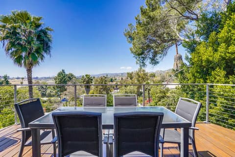 LA Chic Stunning Views & Sunsets, photo 8