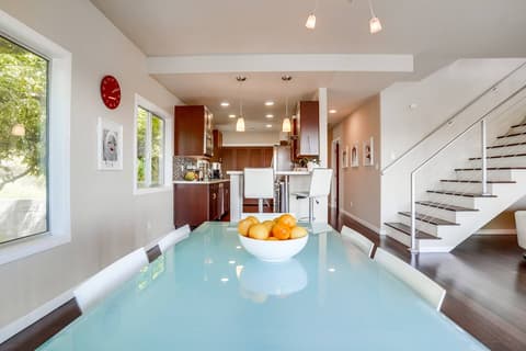 LA Chic Stunning Views & Sunsets, photo 9