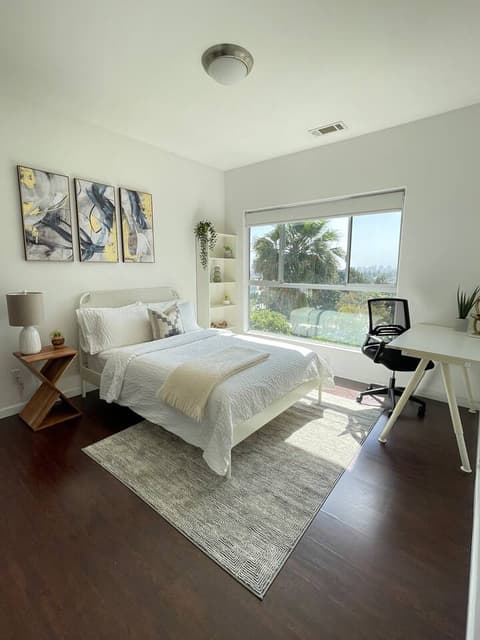 LA Chic Stunning Views & Sunsets, photo 21