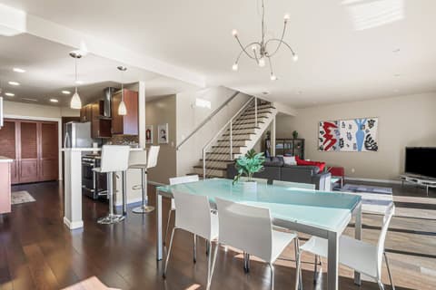 LA Chic Stunning Views & Sunsets, photo 30