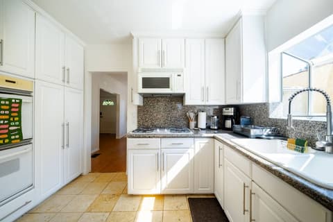 LA Family Retreat w/ Pool, Spa & Games • Sleeps 12, photo 7