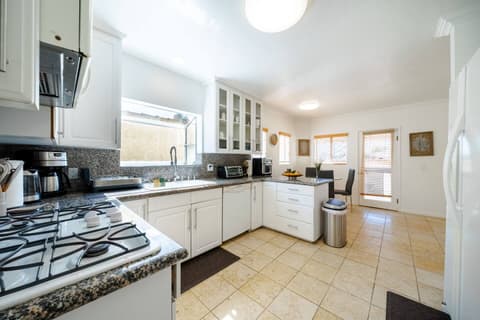 LA Family Retreat w/ Pool, Spa & Games • Sleeps 12, photo 15