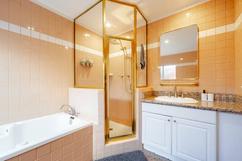 LA Family Retreat w/ Pool, Spa & Games • Sleeps 12, photo 29