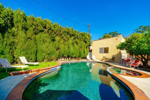LA Family Retreat w/ Pool, Spa & Games • Sleeps 12, photo 32