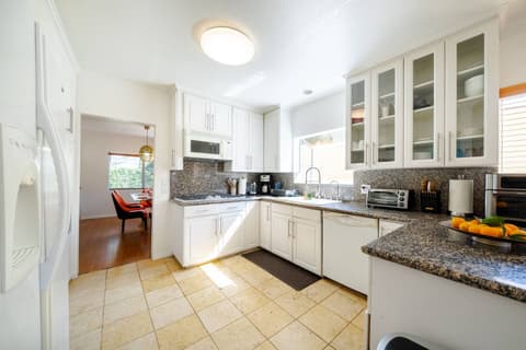 LA Family Retreat w/ Pool, Spa & Games • Sleeps 12, photo 35