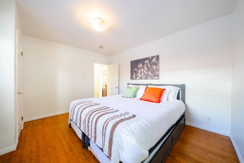 LA Family Retreat w/ Pool, Spa & Games • Sleeps 12, photo 41