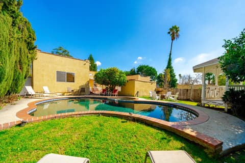 LA Family Retreat w/ Pool, Spa & Games • Sleeps 12, photo 49