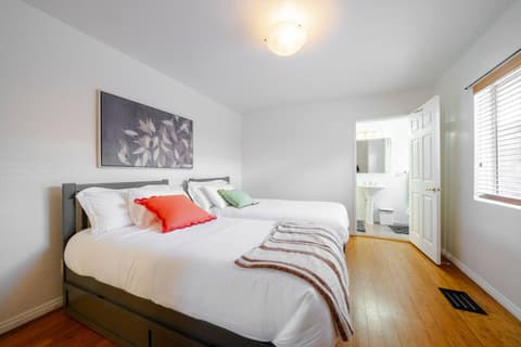 LA Family Retreat w/ Pool, Spa & Games • Sleeps 12, photo 51