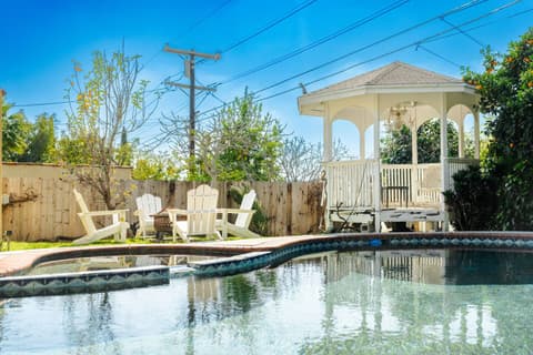 LA Family Retreat w/ Pool, Spa & Games • Sleeps 12, photo 64
