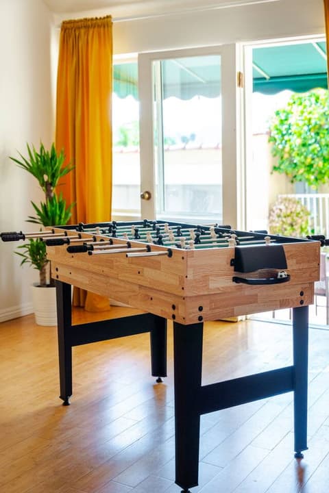 LA Family Retreat w/ Pool, Spa & Games • Sleeps 12, photo 65