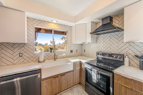 Private Desert Experience w/ Pool, Hot Tub & Stars, photo 12