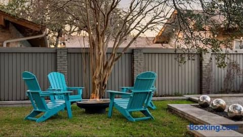 Sleeps 22+15minATX+Lake+Pool+Arcade+Sauna+Theater, photo 105
