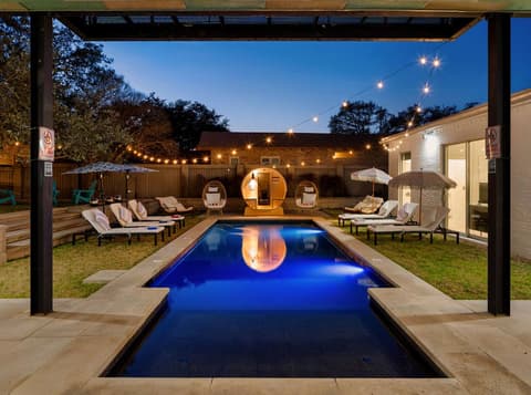 Sleeps 22+15minATX+Lake+Pool+Arcade+Sauna+Theater, photo 11