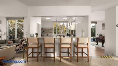 Sleeps 22+15minATX+Lake+Pool+Arcade+Sauna+Theater, photo 110
