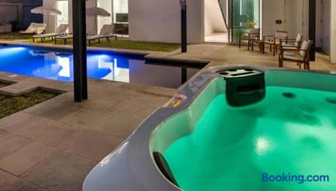 Sleeps 22+15minATX+Lake+Pool+Arcade+Sauna+Theater, photo 128