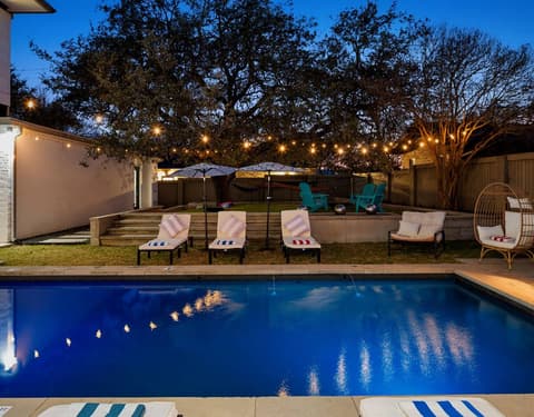 Sleeps 22+15minATX+Lake+Pool+Arcade+Sauna+Theater, photo 13