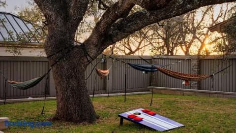 Sleeps 22+15minATX+Lake+Pool+Arcade+Sauna+Theater, photo 132