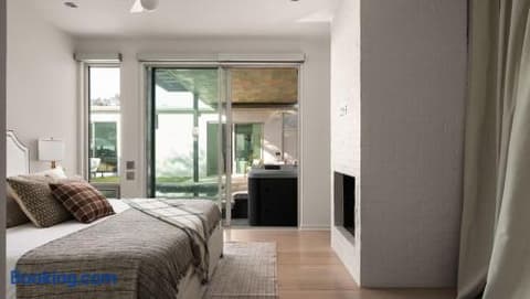 Sleeps 22+15minATX+Lake+Pool+Arcade+Sauna+Theater, photo 134