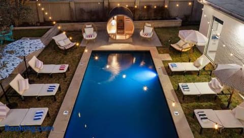 Sleeps 22+15minATX+Lake+Pool+Arcade+Sauna+Theater, photo 138