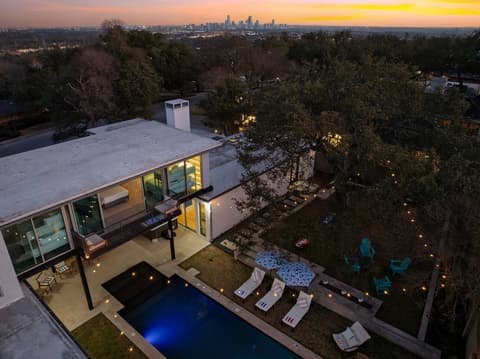 Sleeps 22+15minATX+Lake+Pool+Arcade+Sauna+Theater, photo 15