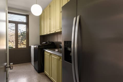 Sleeps 22+15minATX+Lake+Pool+Arcade+Sauna+Theater, photo 26