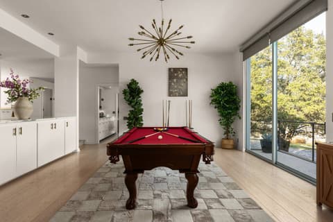 Sleeps 22+15minATX+Lake+Pool+Arcade+Sauna+Theater, photo 37