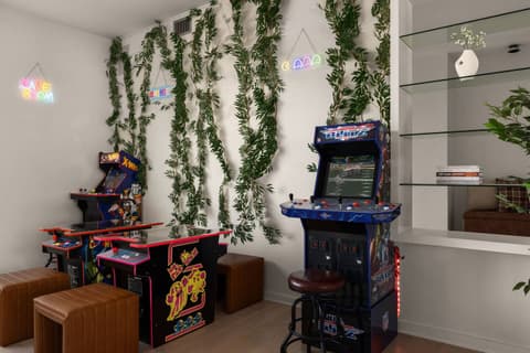 Sleeps 22+15minATX+Lake+Pool+Arcade+Sauna+Theater, photo 39