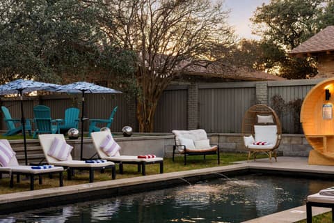 Sleeps 22+15minATX+Lake+Pool+Arcade+Sauna+Theater, photo 78