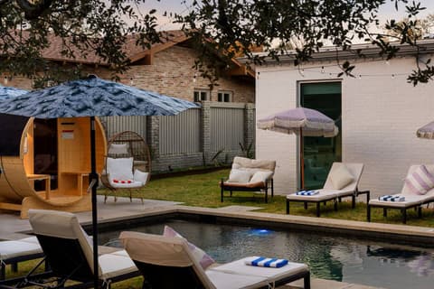 Sleeps 22+15minATX+Lake+Pool+Arcade+Sauna+Theater, photo 79