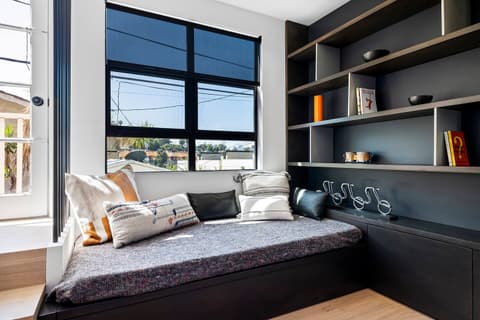 Stylish & Cozy One Bedroom Relaxing Getaway, photo 3