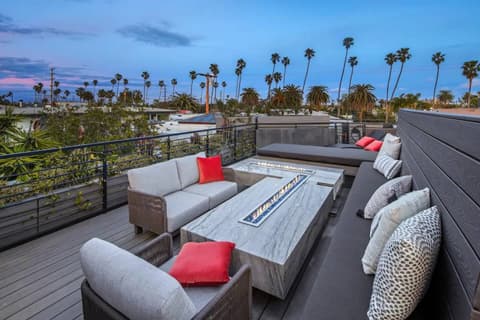 Venice House w Pool Spa Home Theater Rooftop, photo 29