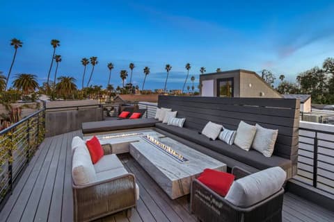 Venice House w Pool Spa Home Theater Rooftop, photo 44