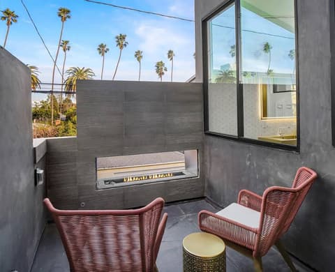 Venice House w Pool Spa Home Theater Rooftop, photo 45