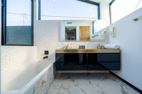 Venice House w Pool Spa Home Theater Rooftop, photo 66
