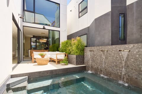 Venice Oasis w Pool, Spa, Rooftop, Walk to Beach, photo 1